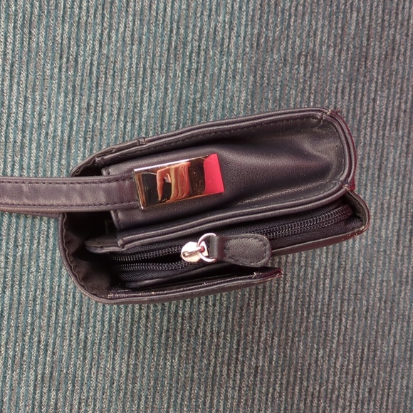 Worthington Crossbody Wallet Bag - Picture 4 of 16